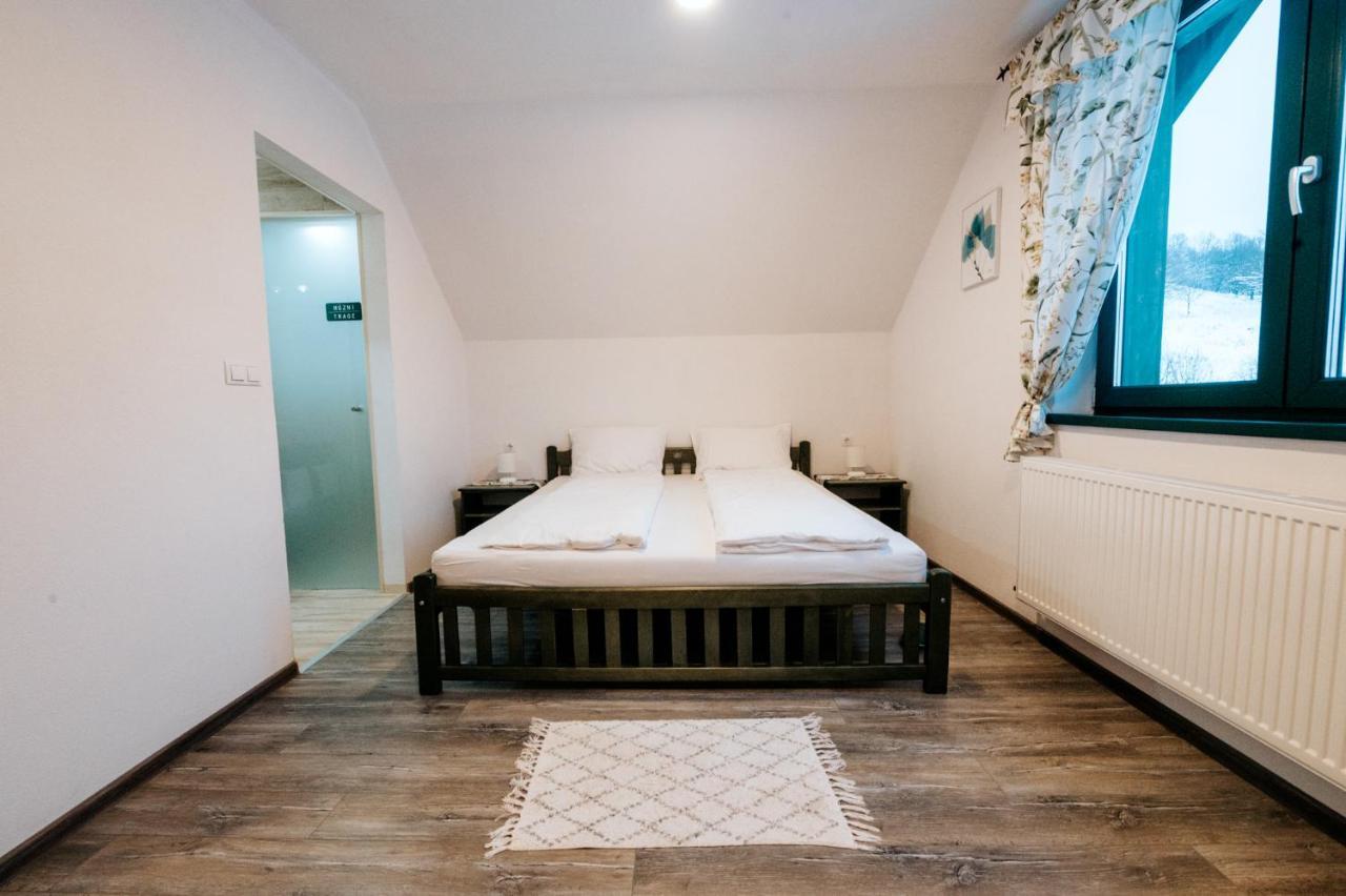 Kadarhaz Bed and Breakfast Vlahita Εξωτερικό φωτογραφία