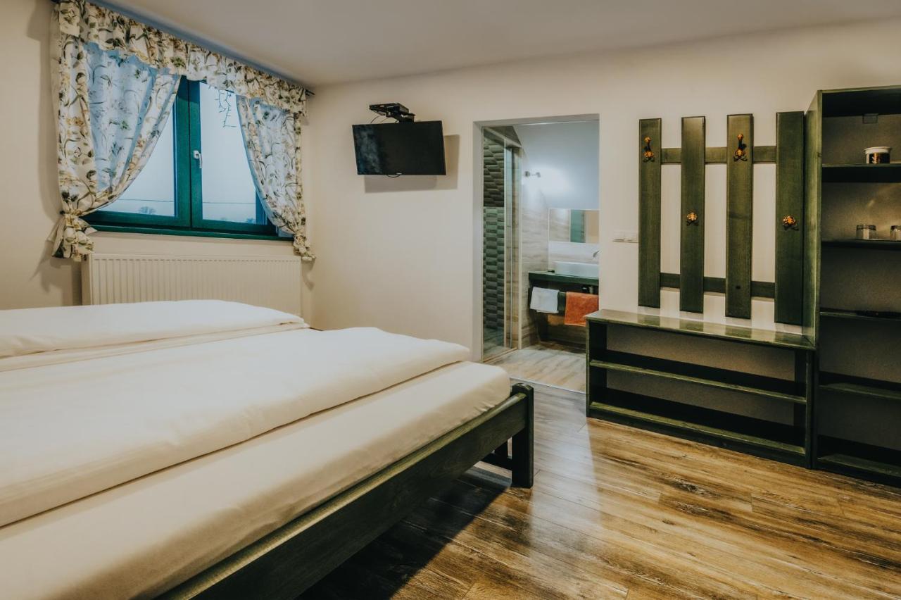 Kadarhaz Bed and Breakfast Vlahita Εξωτερικό φωτογραφία