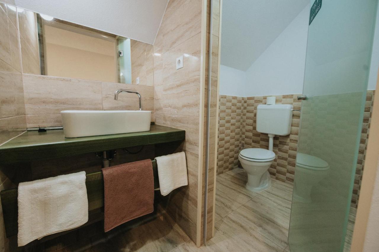 Kadarhaz Bed and Breakfast Vlahita Εξωτερικό φωτογραφία