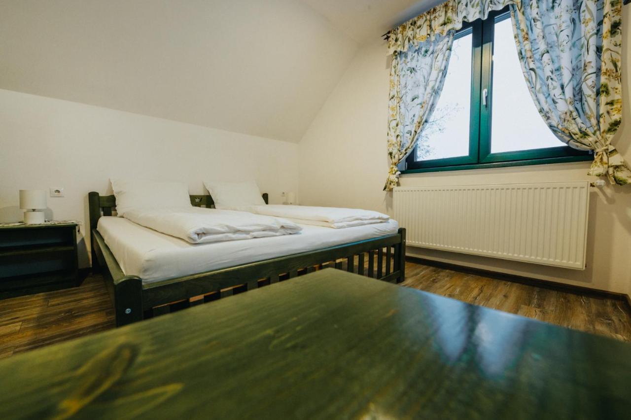 Kadarhaz Bed and Breakfast Vlahita Εξωτερικό φωτογραφία